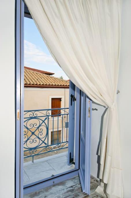 Holiday home Locrihouse-stylish Comfortable In *