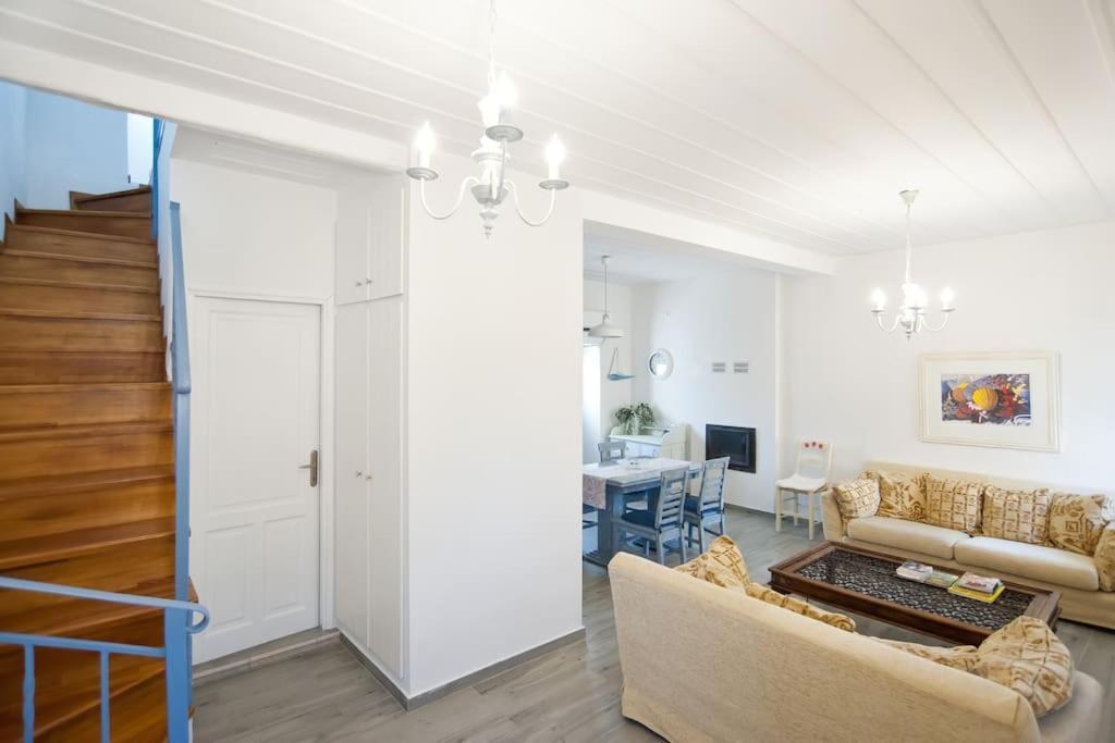Holiday home Locrihouse-stylish Comfortable In